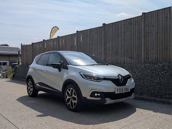 Used Renault Captur 2019 for sale - 79807275: Photo