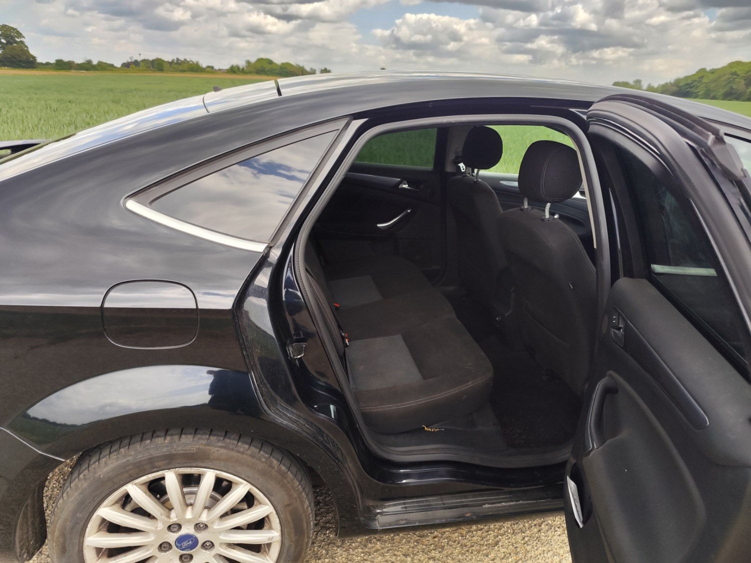 Ford Mondeo 2012 (12) - 1.6 TDCi Eco Zetec Business Edition 5dr [SS] - Image 16