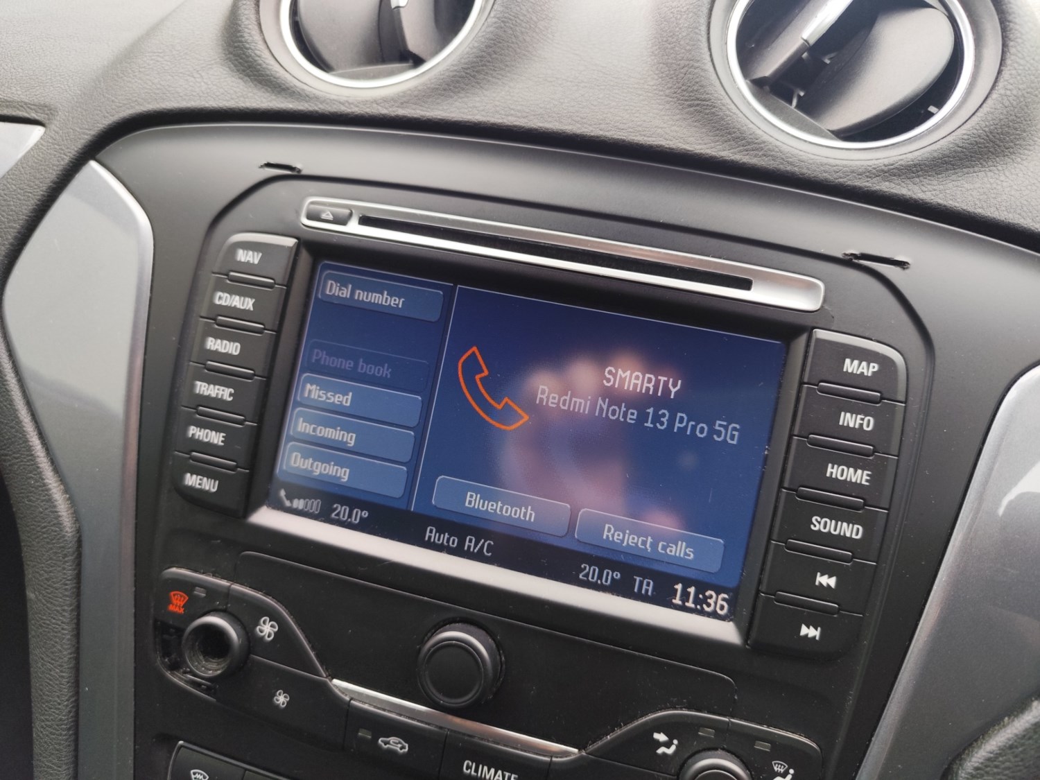 Ford Mondeo 2012 (12) - 1.6 TDCi Eco Zetec Business Edition 5dr [SS] - Image 23