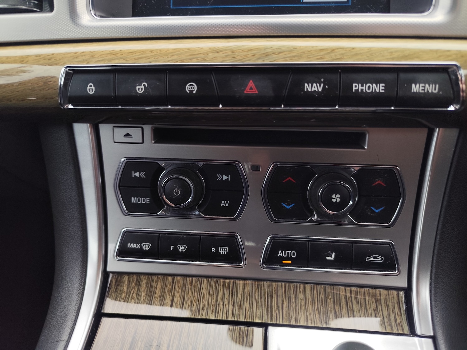 Used Jaguar XF 2014 for sale - 77531821: Photo 24