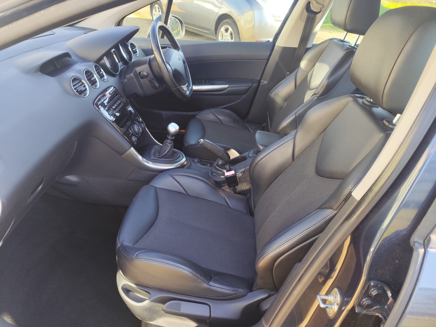 Used Peugeot 308 2011 for sale - 77932697: Photo 16