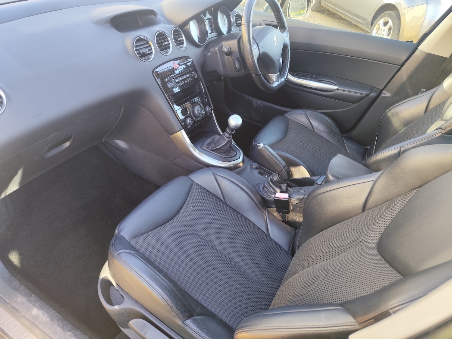 Used Peugeot 308 2011 for sale - 77932697: Photo 17