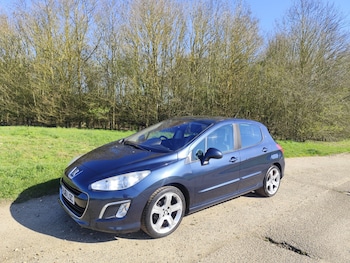 Used Peugeot 308 2011 for sale - 77932697: Photo