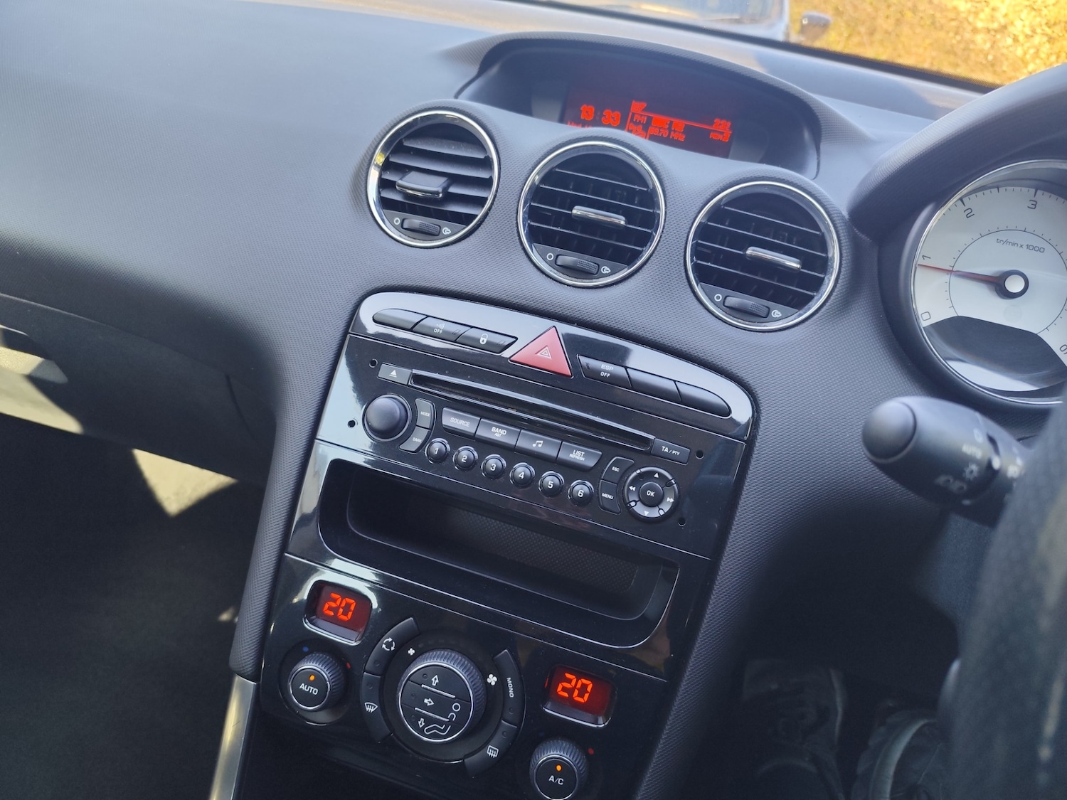 Used Peugeot 308 2011 for sale - 77932697: Photo 20