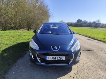 Used Peugeot 308 2011 for sale - 77932697: Photo
