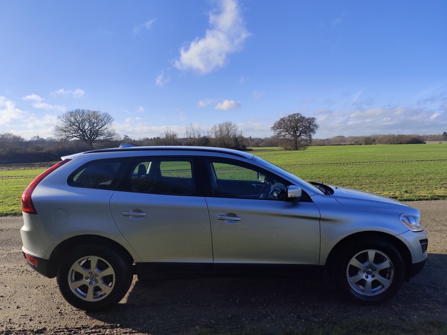 Used Volvo XC60 2012 for sale - 77260908: Photo 2