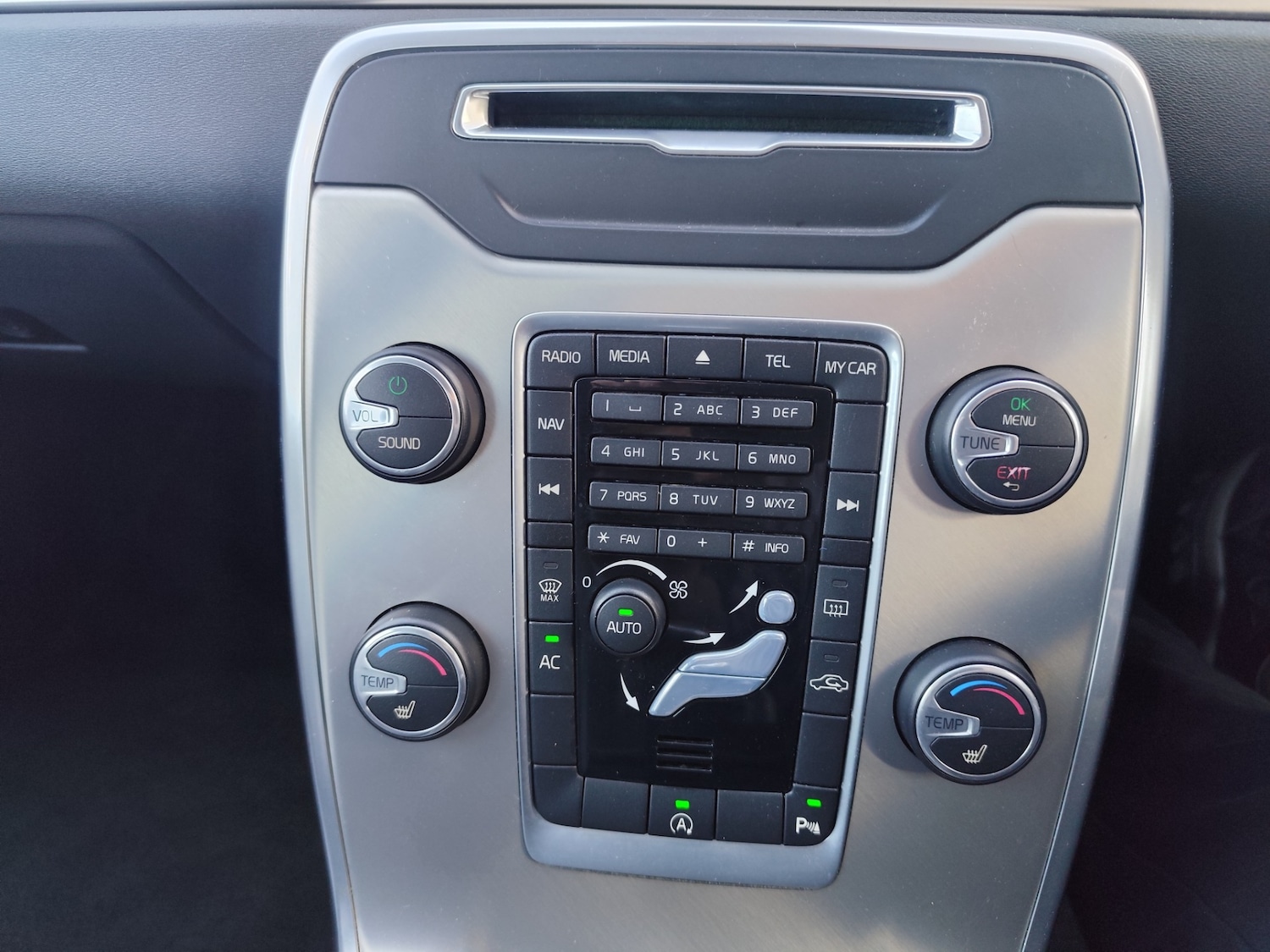 Used Volvo V70 2014 for sale - 76778078: Photo 30