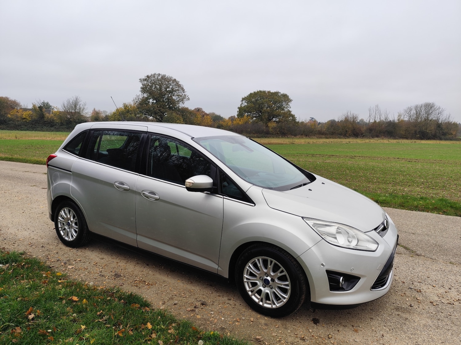 Used Ford Grand C-Max 2012 for sale - 76505143: Photo 2