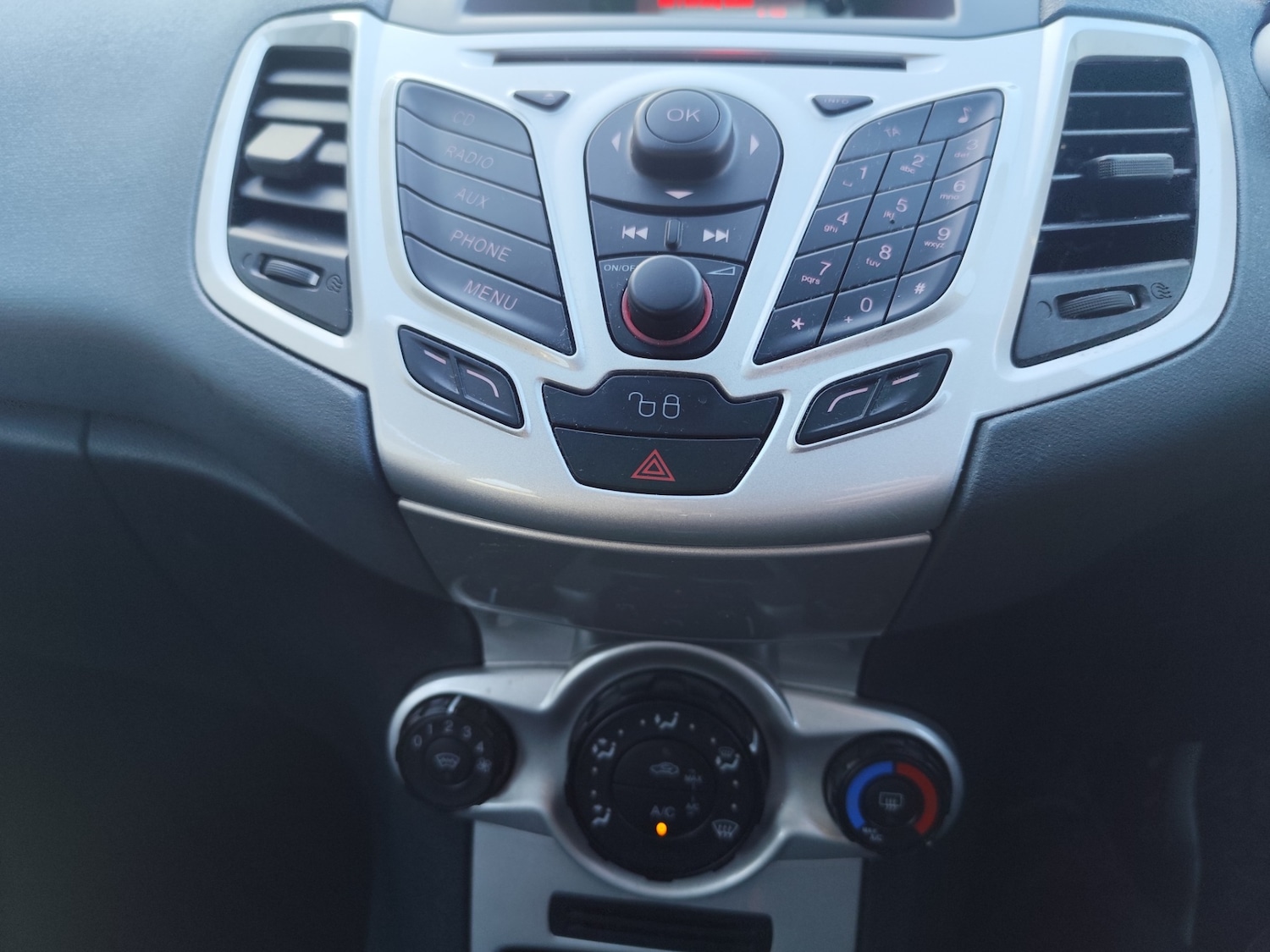 Used Ford Fiesta 2011 for sale - 76777122: Photo 21