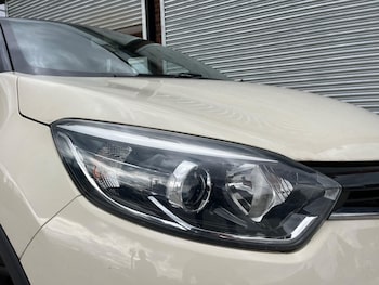 Used Renault Captur 2017 for sale - 79601408: Photo
