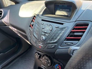 Used Ford Fiesta 2016 for sale - 79279249: Photo