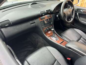 Used Mercedes-Benz C-Class 2005 for sale - 74965366: Photo