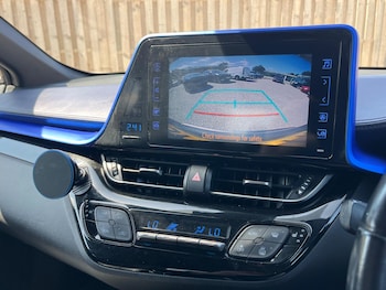 Used Toyota C-HR 2017 for sale - 79278798: Photo