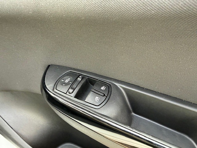 Used Vauxhall Corsa 2017 for sale - 77393804: Photo 18