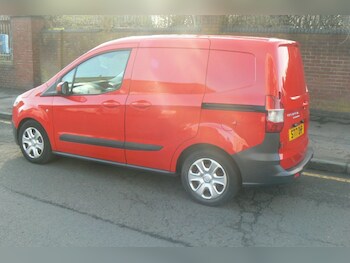 Used Ford Transit Courier 2017 for sale - 77845101: Photo