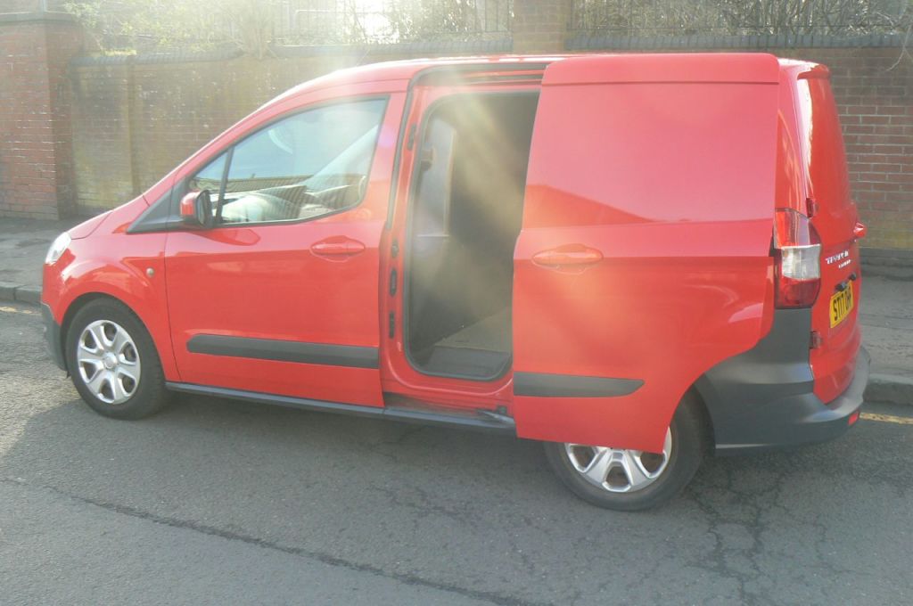 Used Ford Transit Courier 2017 for sale - 77845101: Photo 8