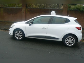 Used Renault Clio 2017 for sale - 76504761: Photo