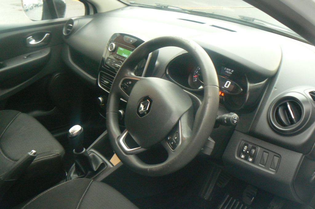 Used Renault Clio 2017 for sale - 76504761: Photo 8