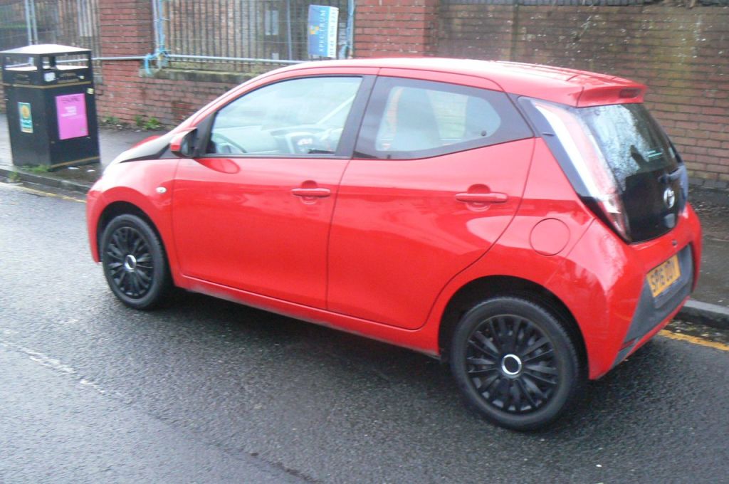 Used Toyota AYGO 2016 for sale - 76918862: Photo 2