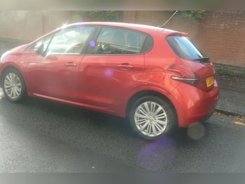 Used Peugeot 208 2018 for sale - 76352321: Photo