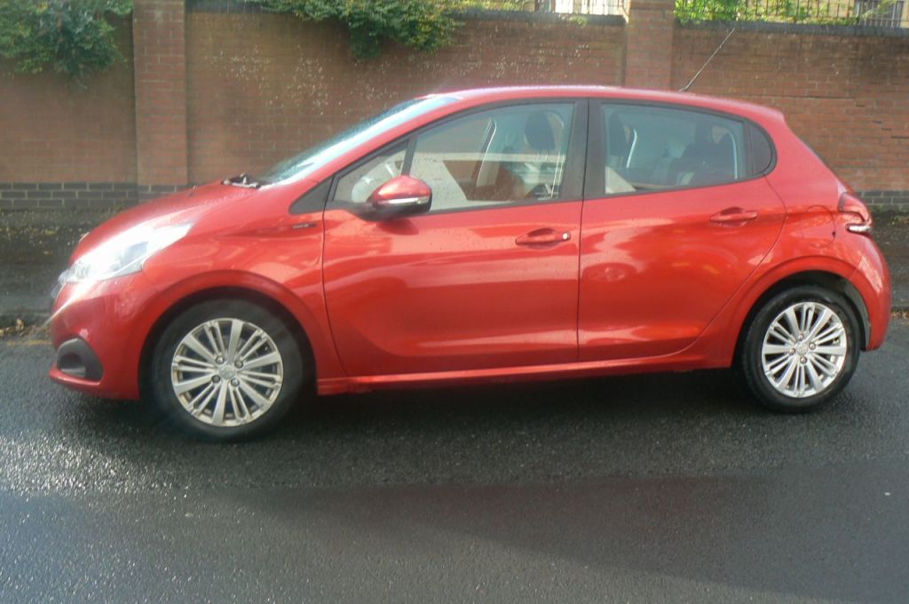 Used Peugeot 208 2018 for sale - 76352321: Photo 3