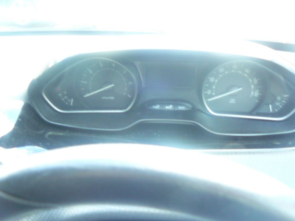 Used Peugeot 208 2018 for sale - 76352321: Photo 6