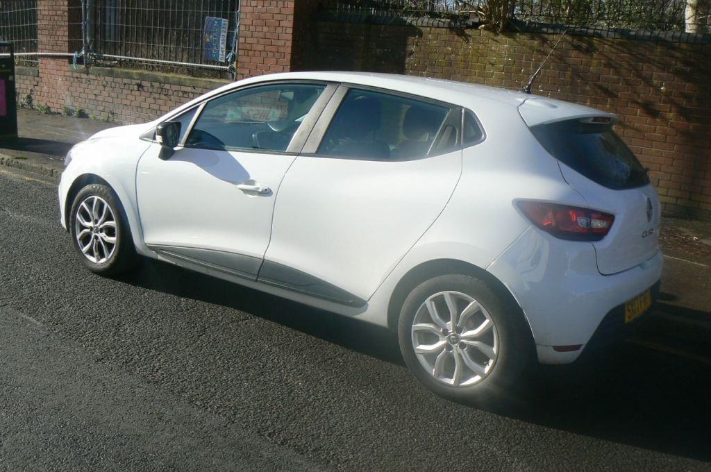 Used Renault Clio 2017 for sale - 77590218: Photo 2