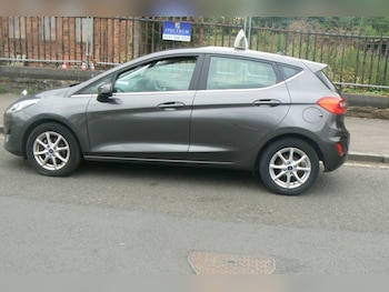 Used Ford Fiesta 2018 for sale - 76110381: Photo