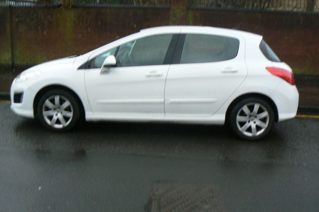 Used Peugeot 308 2013 for sale - 77296954: Photo 3