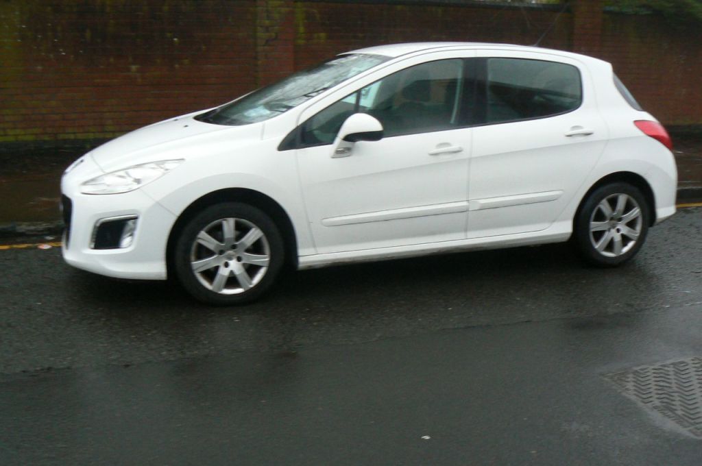 Used Peugeot 308 2013 for sale - 77296954: Photo 4