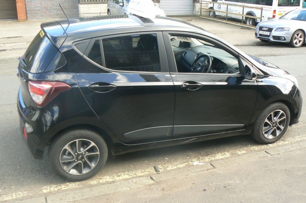 Used Hyundai i10 2017 for sale - 76110389: Photo 11