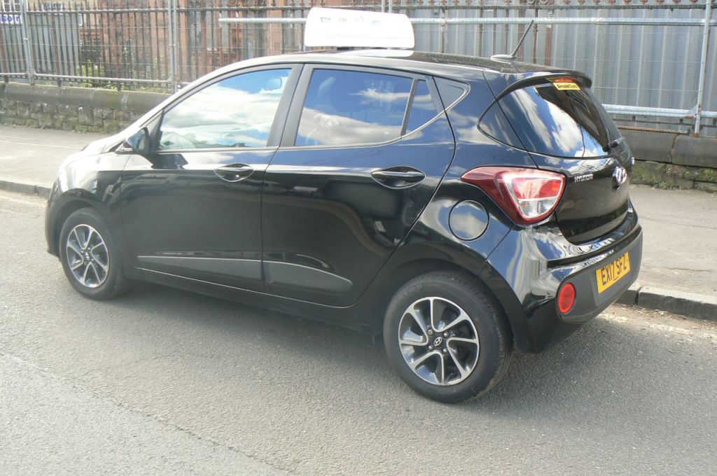 Used Hyundai i10 2017 for sale - 76110389: Photo 2