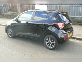 Used Hyundai i10 2017 for sale - 76110389: Photo