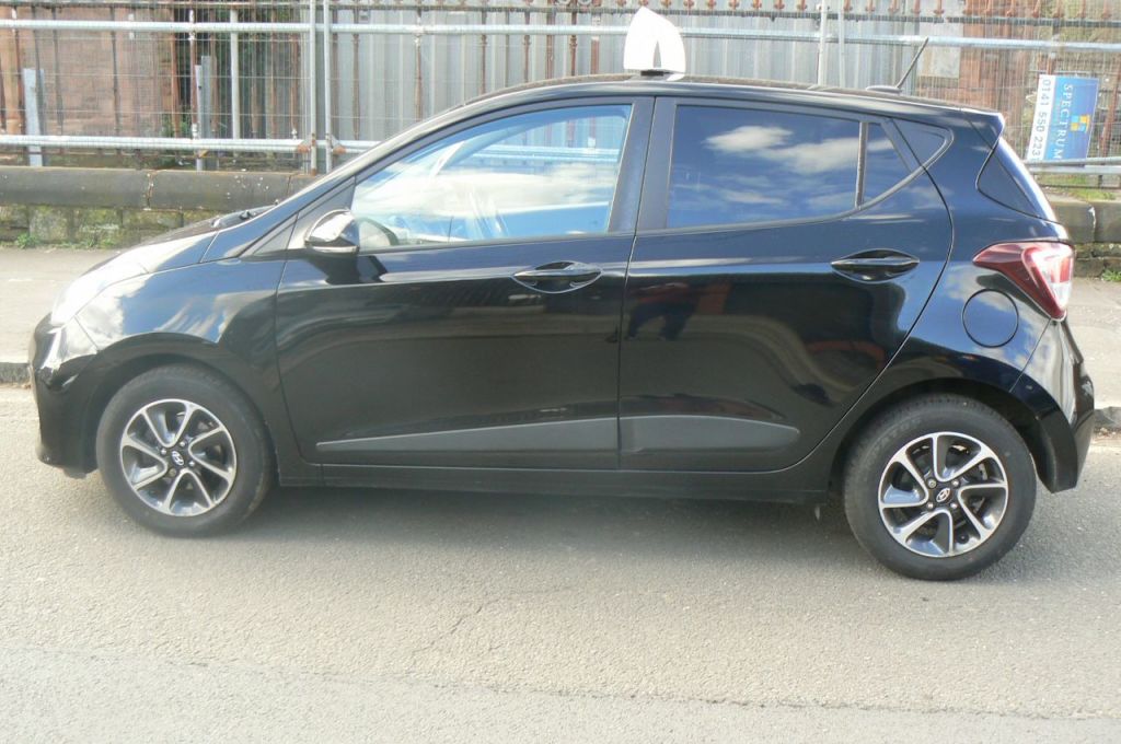 Used Hyundai i10 2017 for sale - 76110389: Photo 3