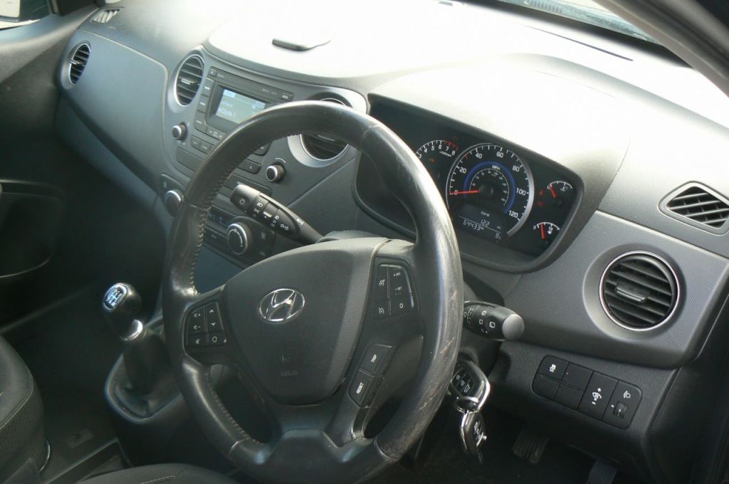 Used Hyundai i10 2017 for sale - 76110389: Photo 7