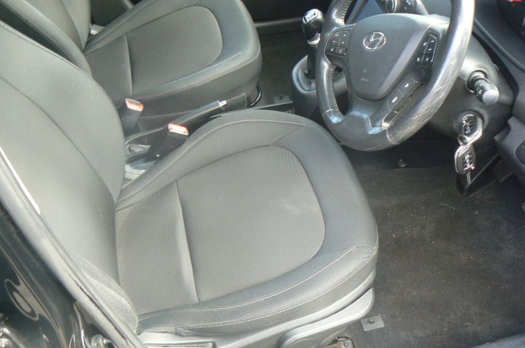 Used Hyundai i10 2017 for sale - 76110389: Photo 8