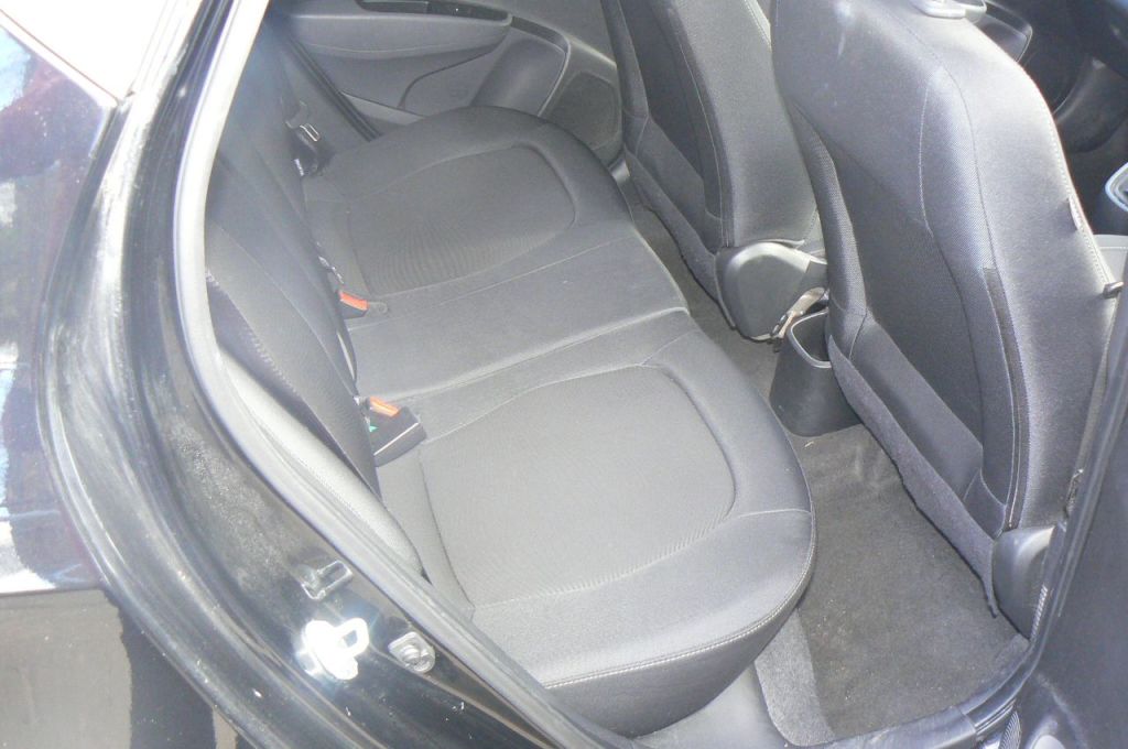 Used Hyundai i10 2017 for sale - 76110389: Photo 9