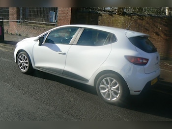Used Renault Clio 2017 for sale - 78871832: Photo