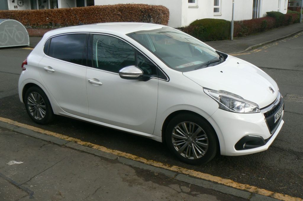Used Peugeot 208 2017 for sale - 77431526: Photo 12