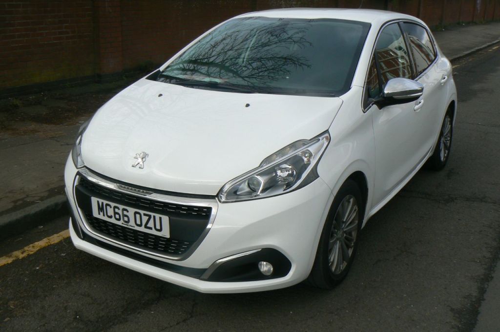 Used Peugeot 208 2017 for sale - 77431526: Photo 2