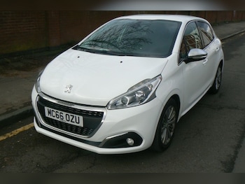 Used Peugeot 208 2017 for sale - 77431526: Photo