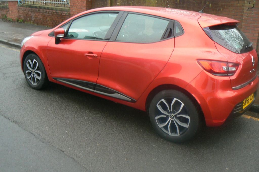 Used Renault Clio 2019 for sale - 77489845: Photo 2