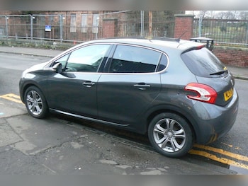 Used Peugeot 208 2015 for sale - 77179851: Photo