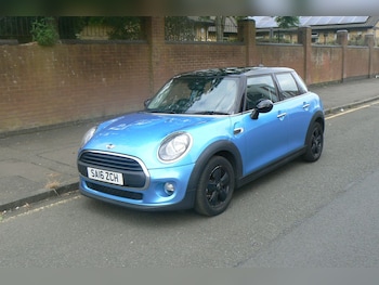 Used MINI Hatch 2016 for sale - 79612102: Photo