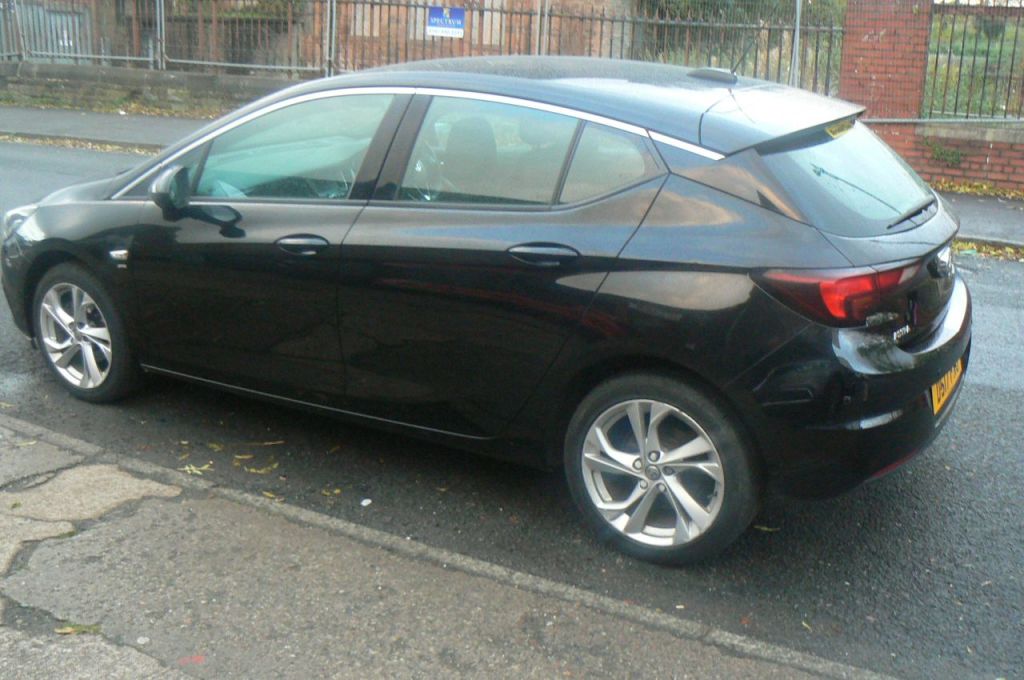 Used Vauxhall Astra 2017 for sale - 76422161: Photo 2