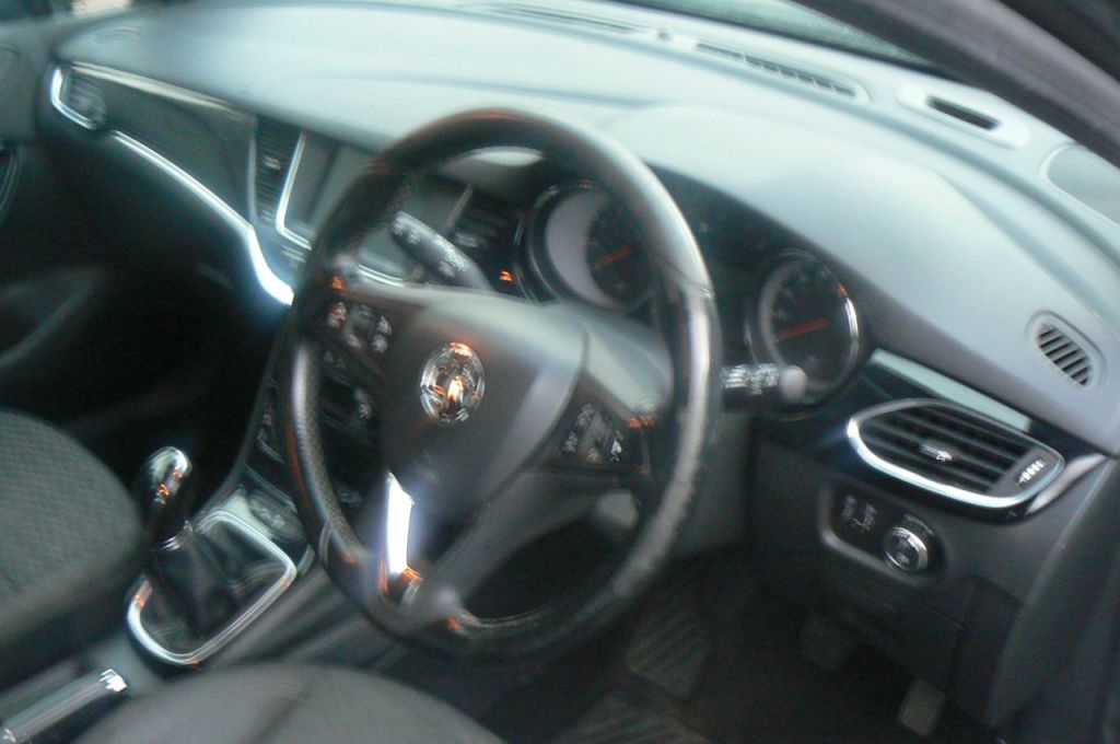 Used Vauxhall Astra 2017 for sale - 76422161: Photo 8