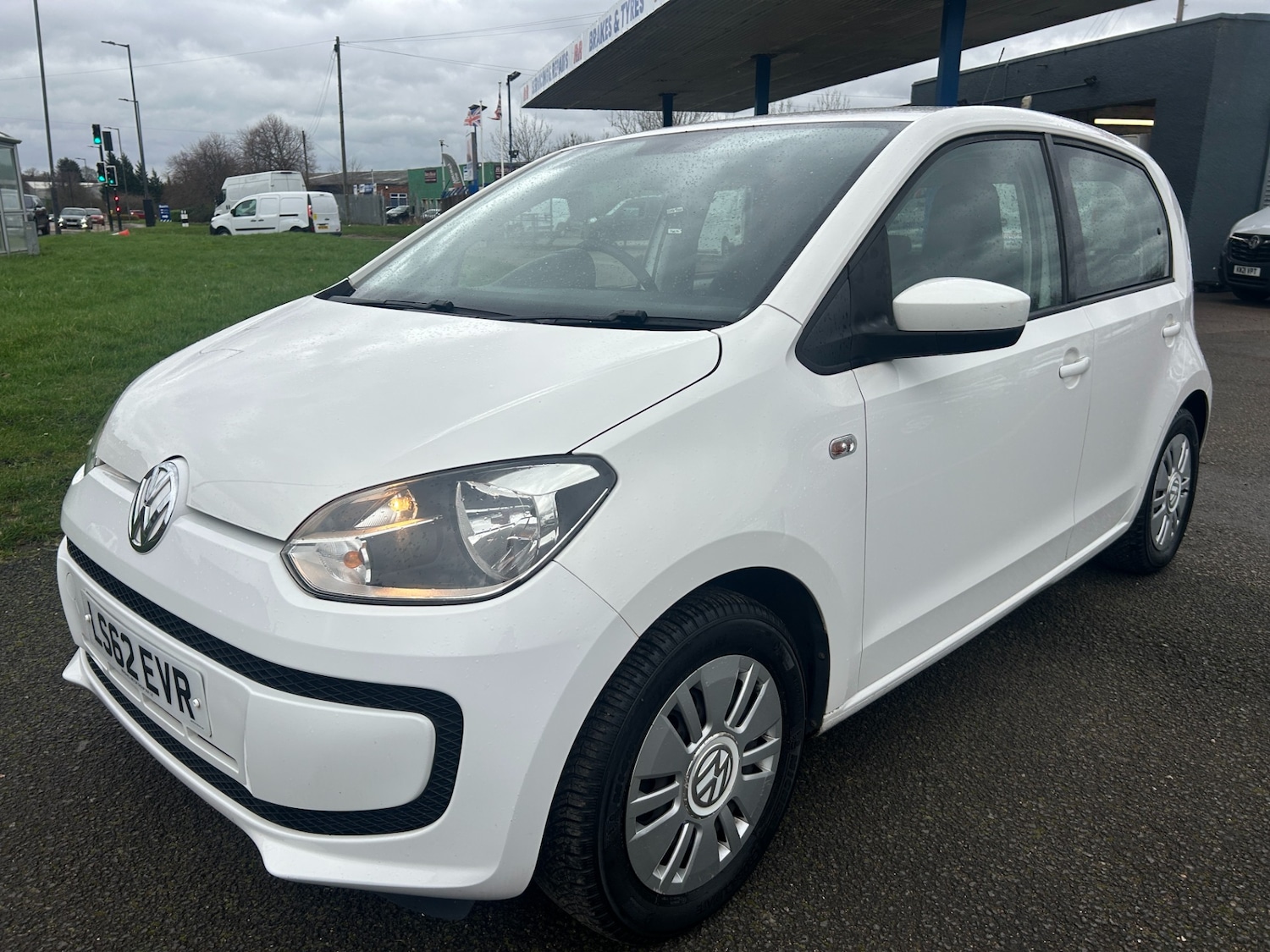 Used Volkswagen up! 2012 for sale - 77676876: Photo 2
