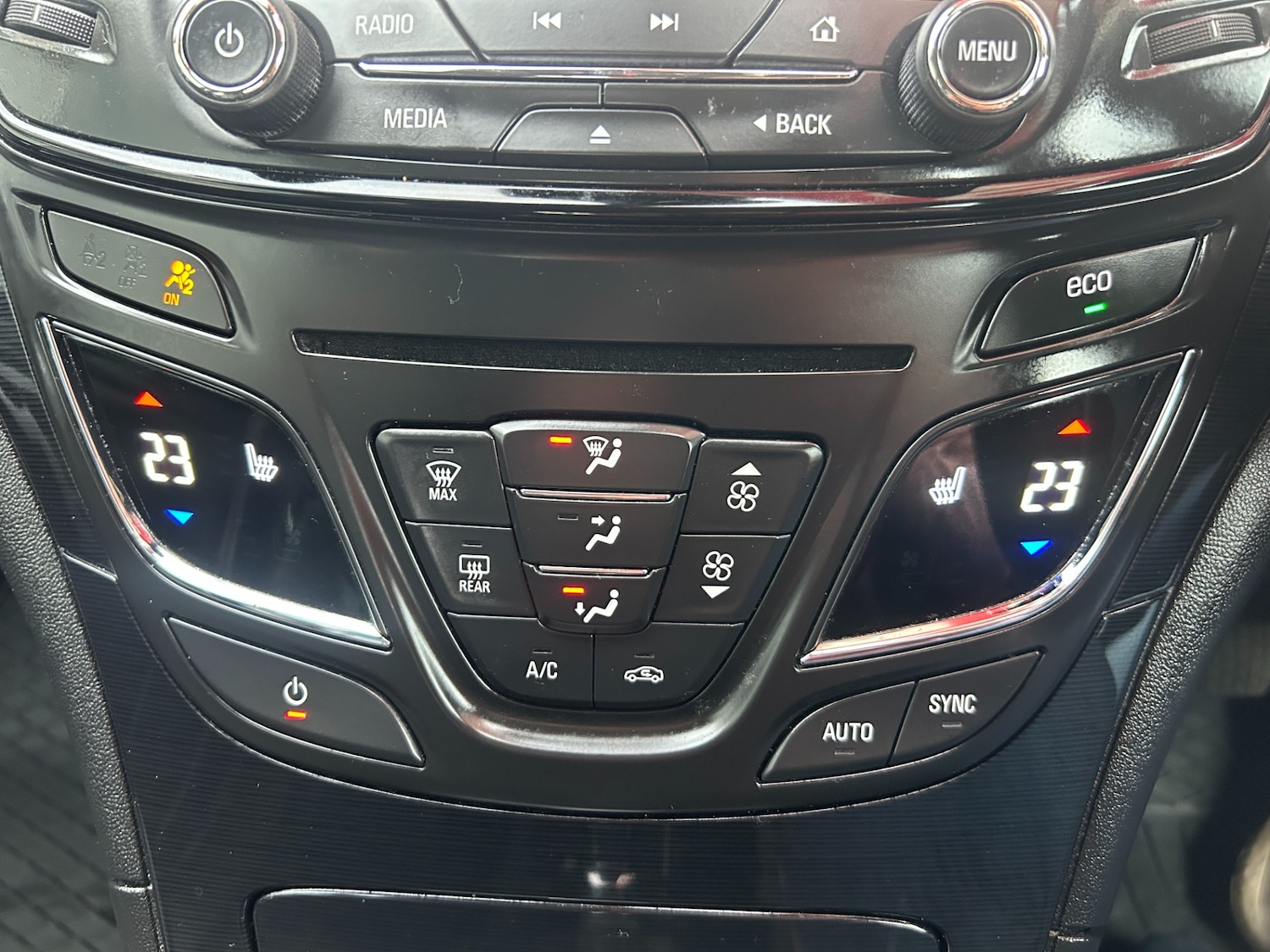 Used Vauxhall Insignia 2015 for sale - 77664876: Photo 14