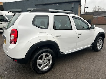 Used Dacia Duster 2013 for sale - 77207304: Photo