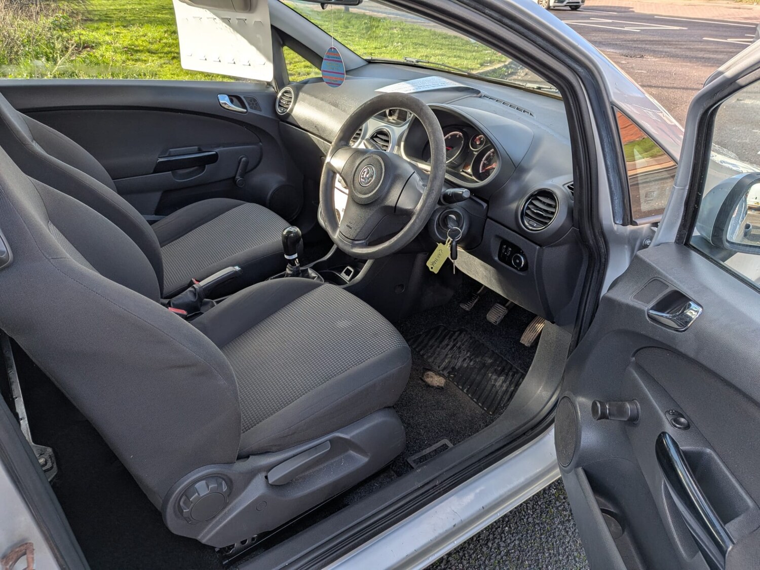 Used Vauxhall Corsa 2011 for sale - 77568755: Photo 6